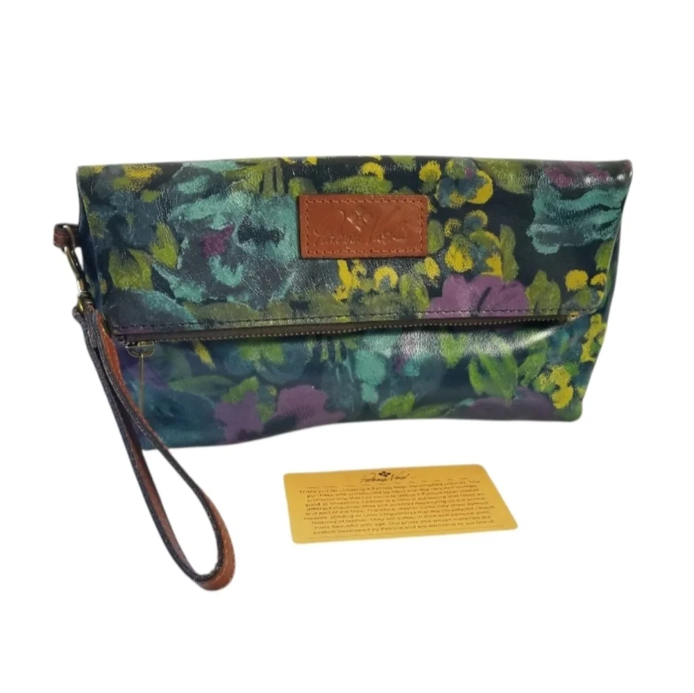 PATRICIA NASH Valerie Leather Fold Over Wristlet Deep Blue Nature Floral P715420